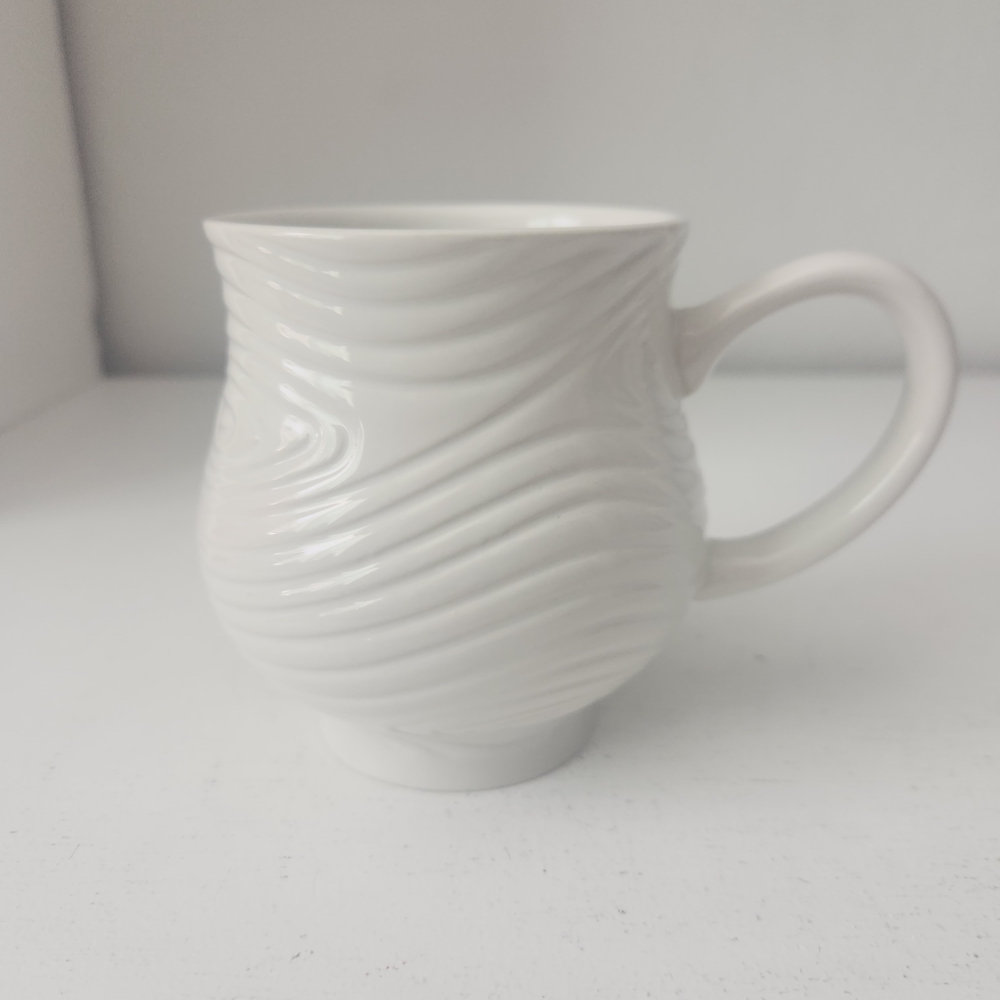 Temp-Tations White Ceramic Mug with Subtle Ribbed Texture
